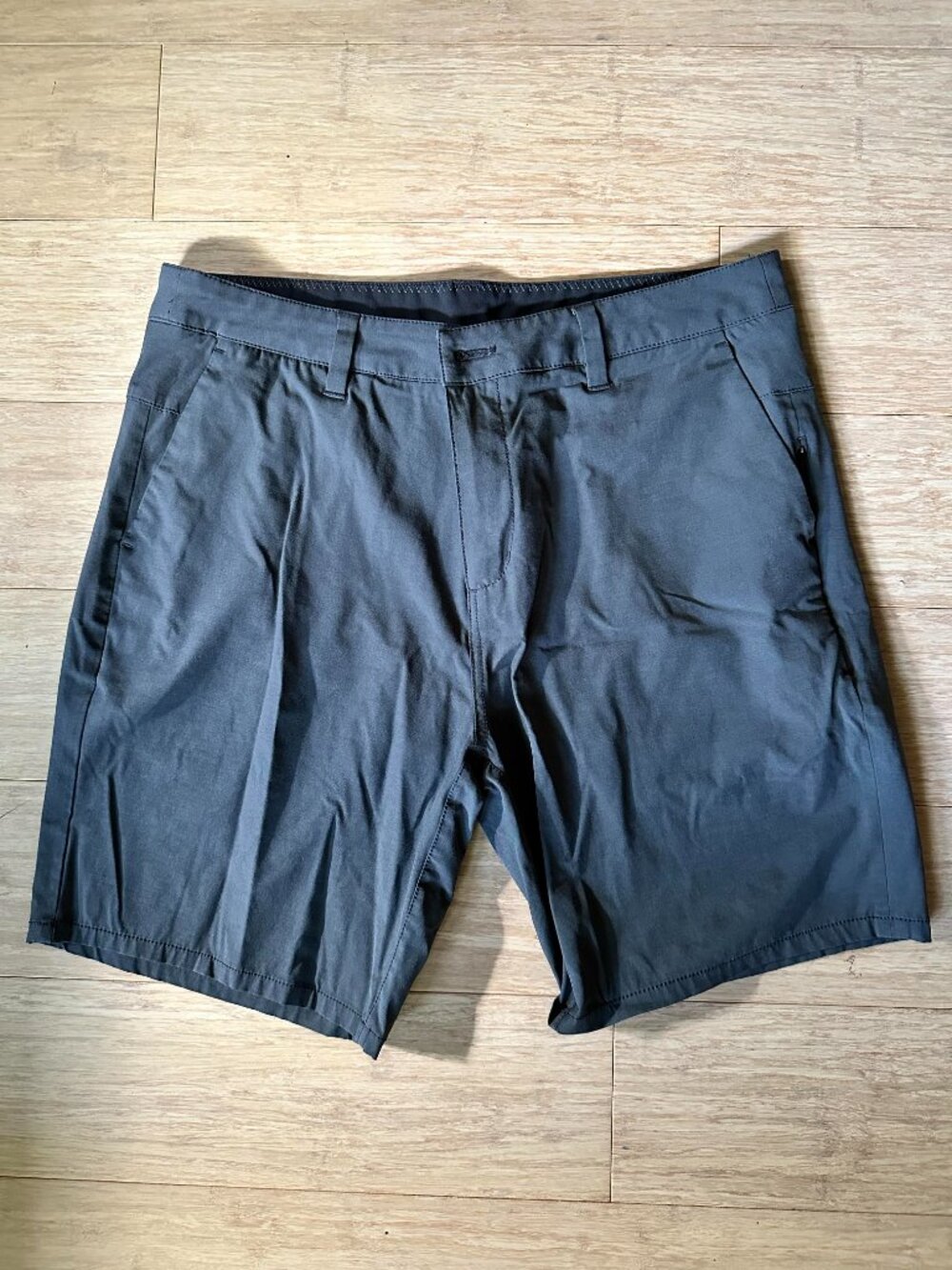 Vuori Meta Short 8" Size 33 - Picture 4 of 6